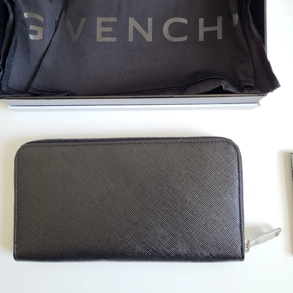 Givenchy Iconic 